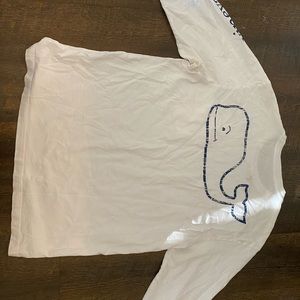 Long sleeve T-shirt.